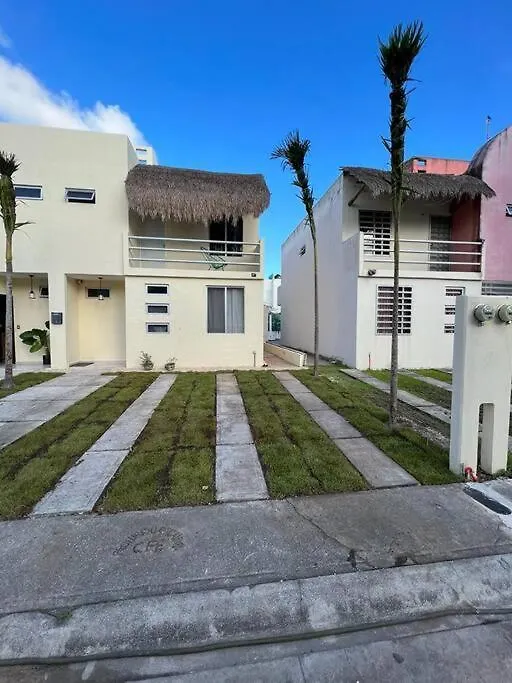 Casa Pelicano Puerto Morelos 0*,